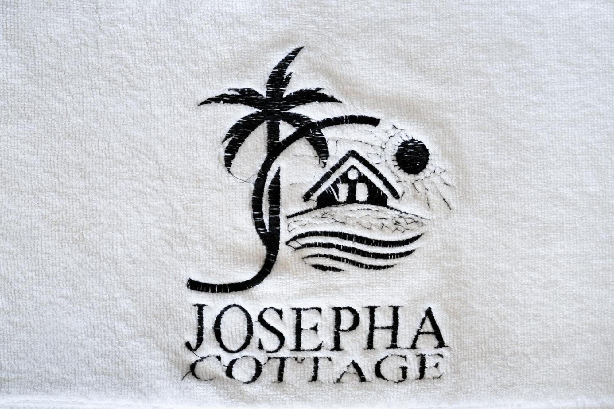 Josepha Cottage Ngurbloat Eksteriør bilde